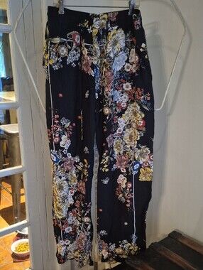 Chelsea & Theodore Black Floral Print Pull-On Chinos